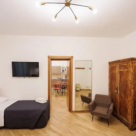 Apartment Dante 2 Super Next Metro By Houseinnaples *