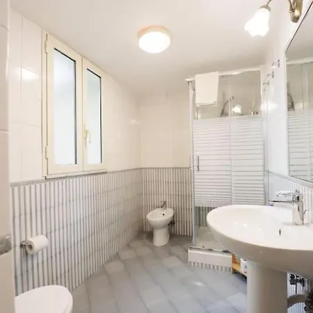 Apartment Dante 2 Super Next Metro By Houseinnaples