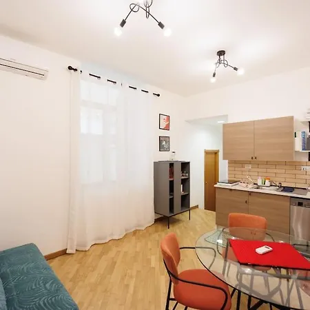 Apartment Dante 2 Super Next Metro By Houseinnaples